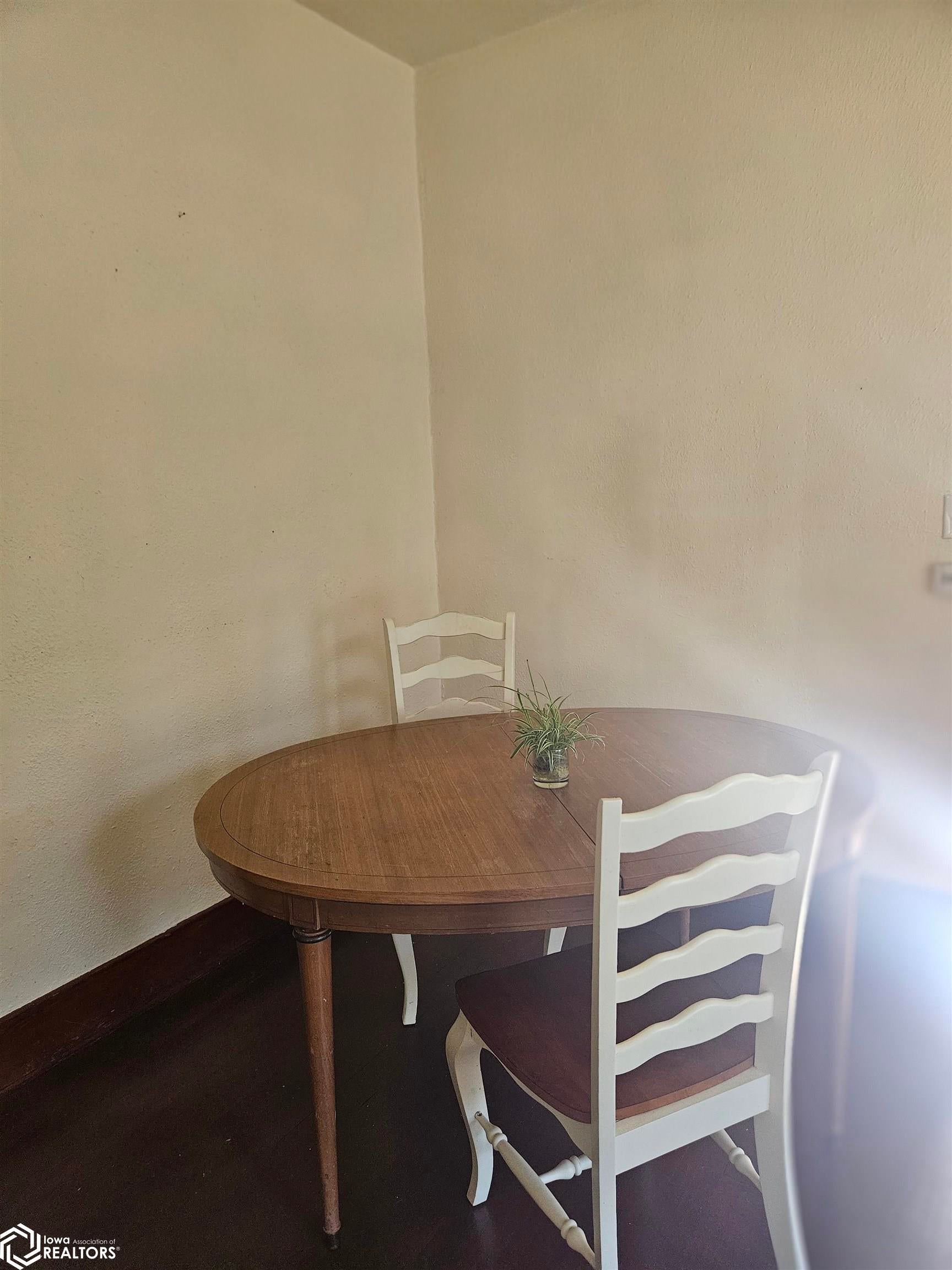 324 S Hale - Photo 4