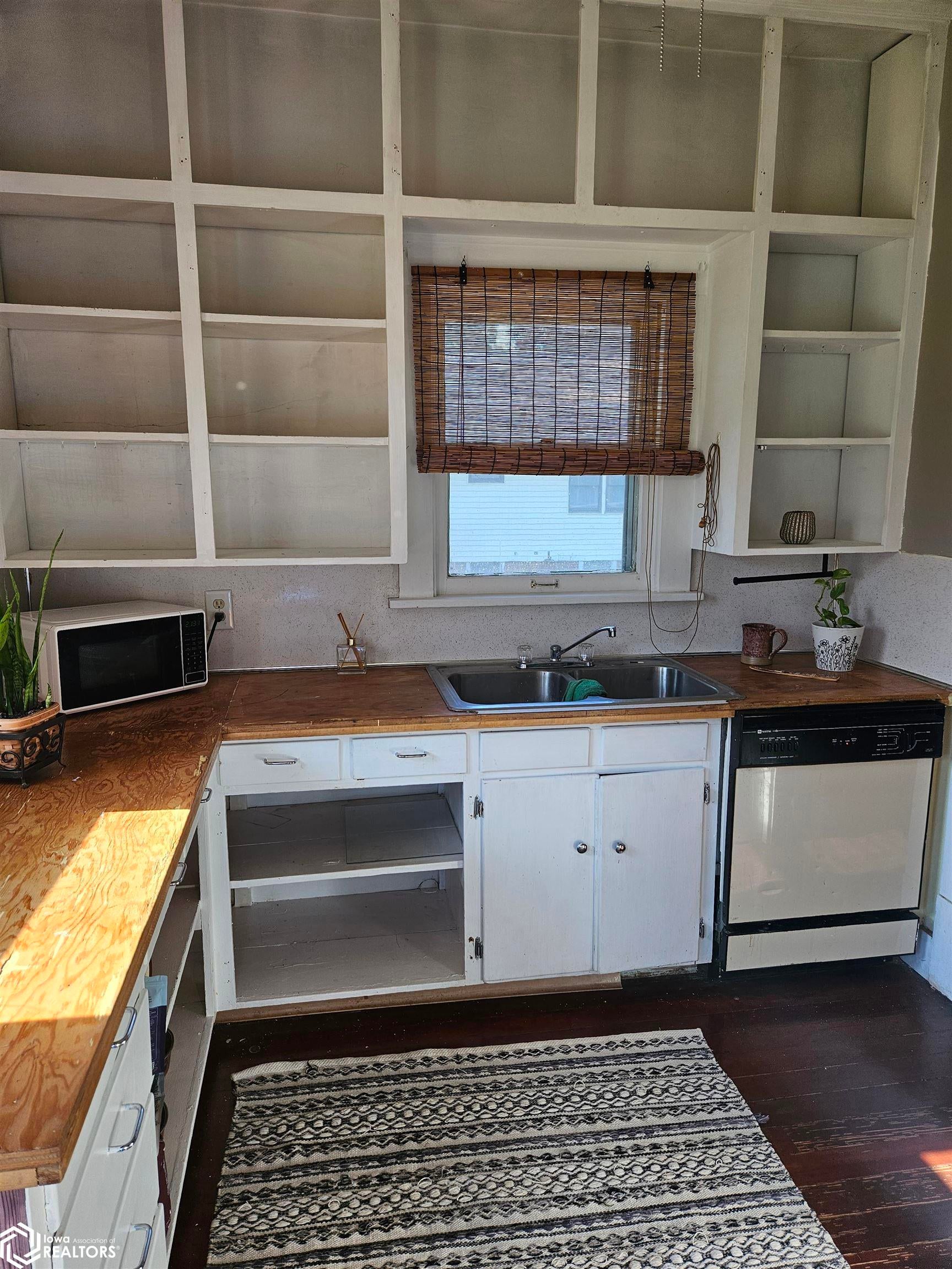 324 S Hale - Photo 2