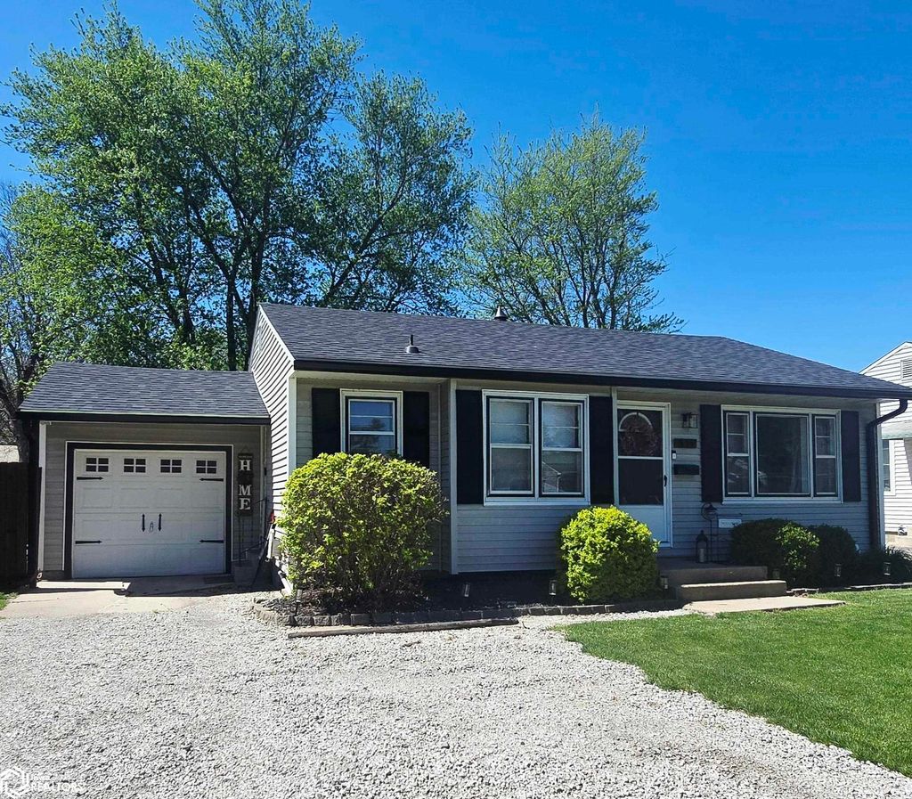 Photo of 419 S Ferry St, Ottumwa, IA 52501 (MLS # 6337481)