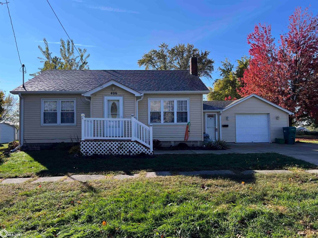 Photo of 406 E Chestnut Street, Bloomfield, IA 52537 (MLS # 6333391)