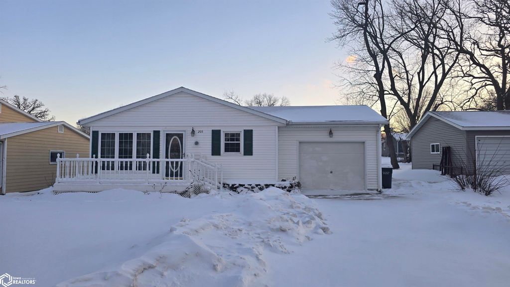 Photo of 205 S 8Th Avenue W, Lake Mills, IA 50450 (MLS # 6335044)