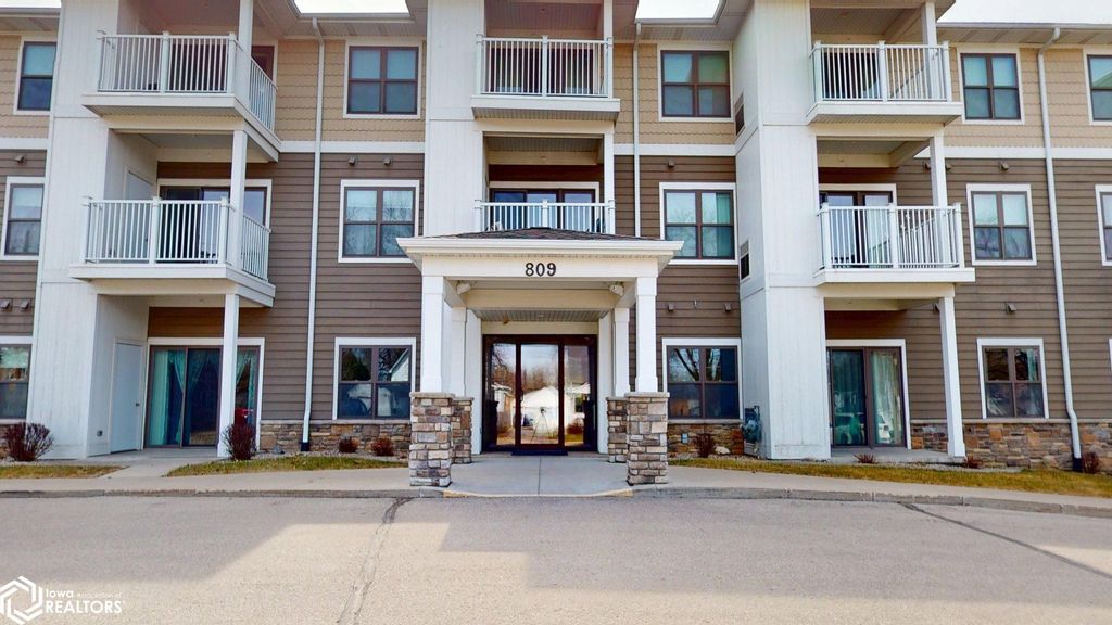 Photo of 809 7th Ave N #211 Ave, Clear Lake, IA 50428 (MLS # 6337691)