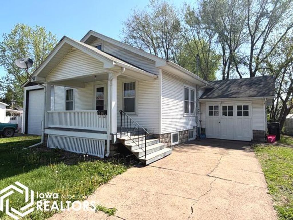 Photo of 310 N Adella Street, Ottumwa, IA 52501 (MLS # 6337524)