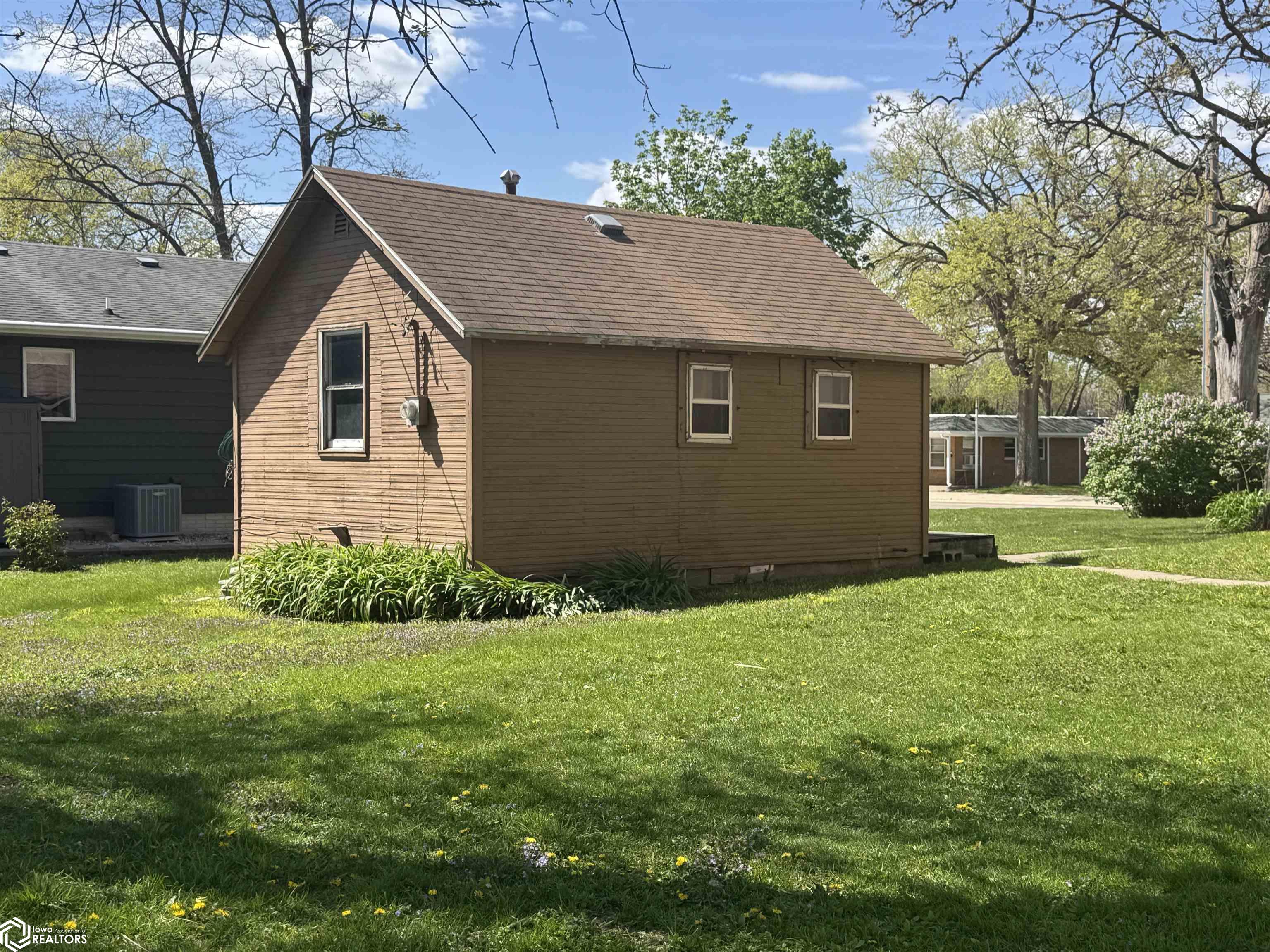 423 N Shore Drive