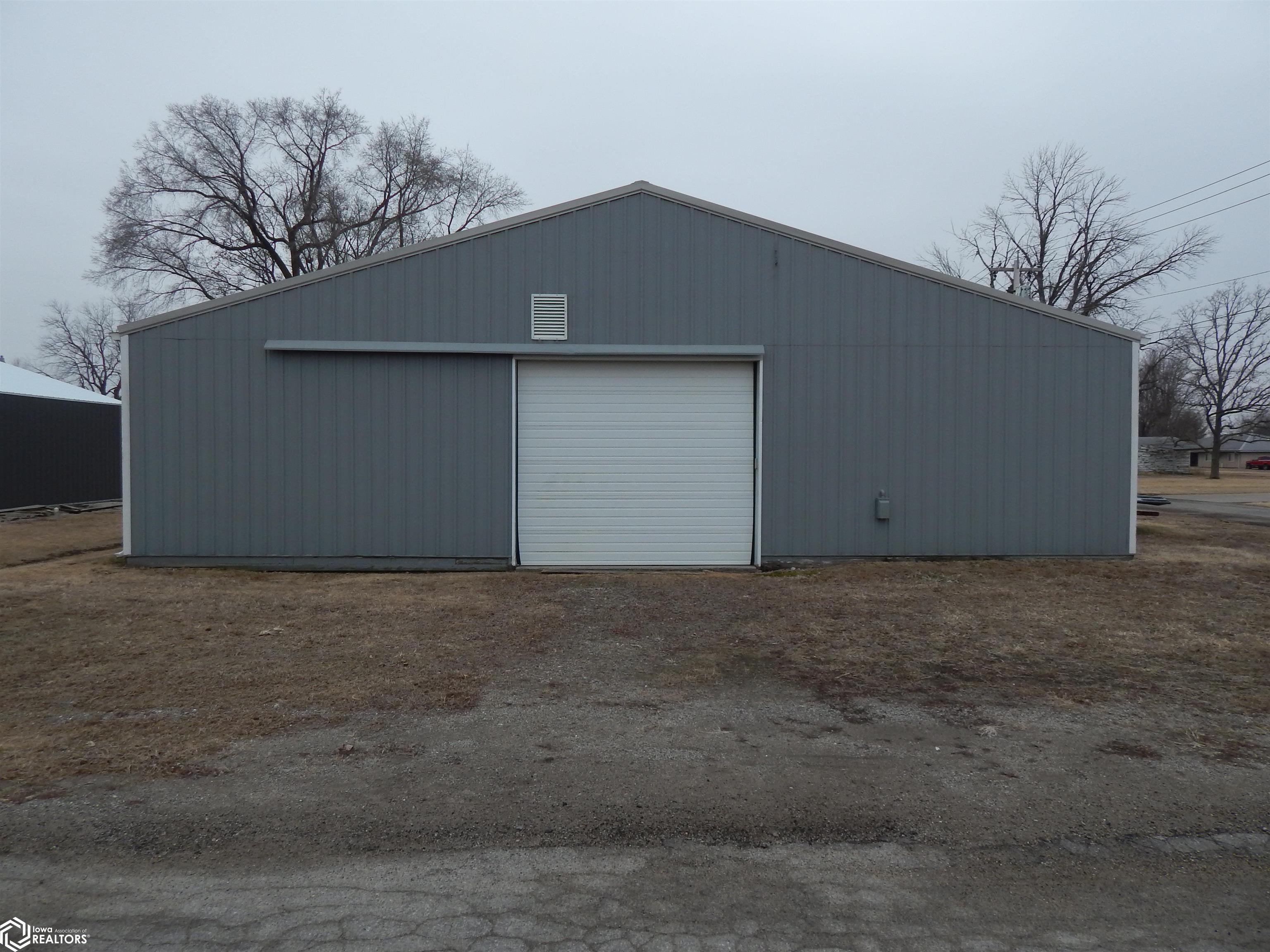Photo 1 of 8 — 301 N Wheeler, Montezuma, IA 50171