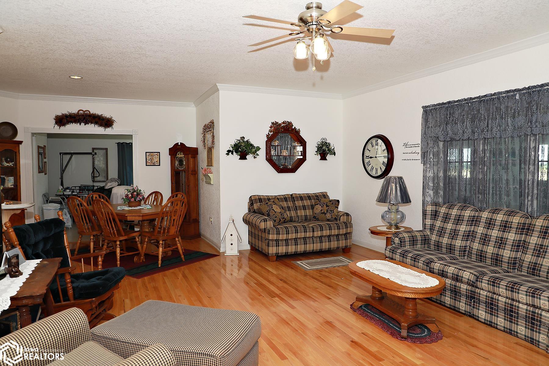 1811 N Hwy 5