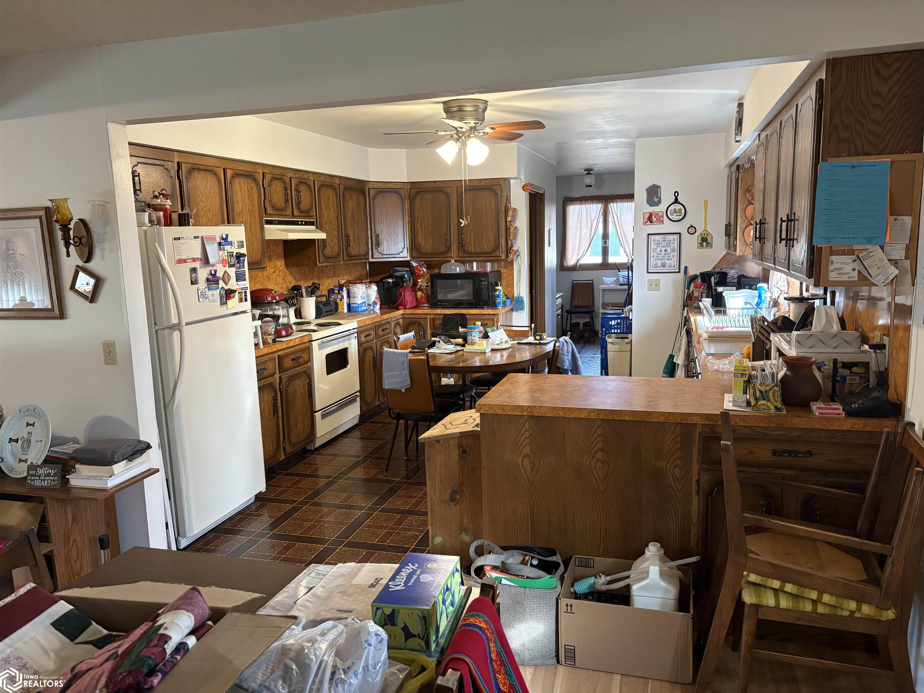 401 Lease St - Photo 3