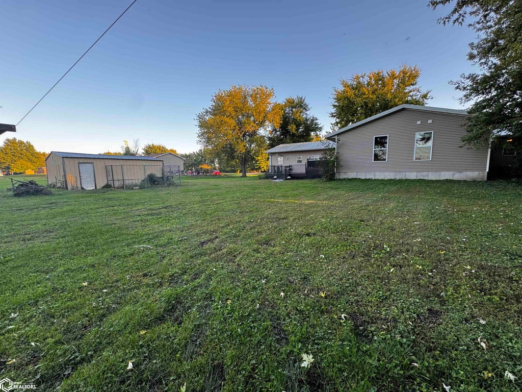 Photo of 103 E River Road Rd, Oakville, IA 52646 (MLS # 6343497)