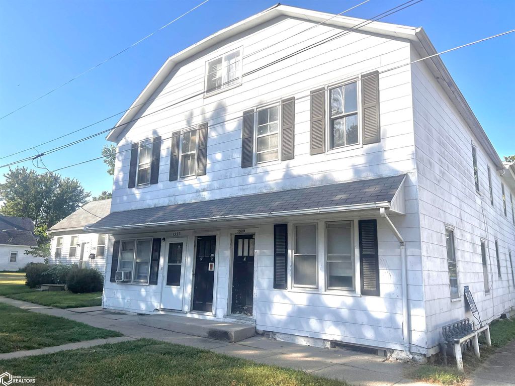 Photo of 1329 N. 8TH ST St, Burlington, IA 52601 (MLS # 6332984)