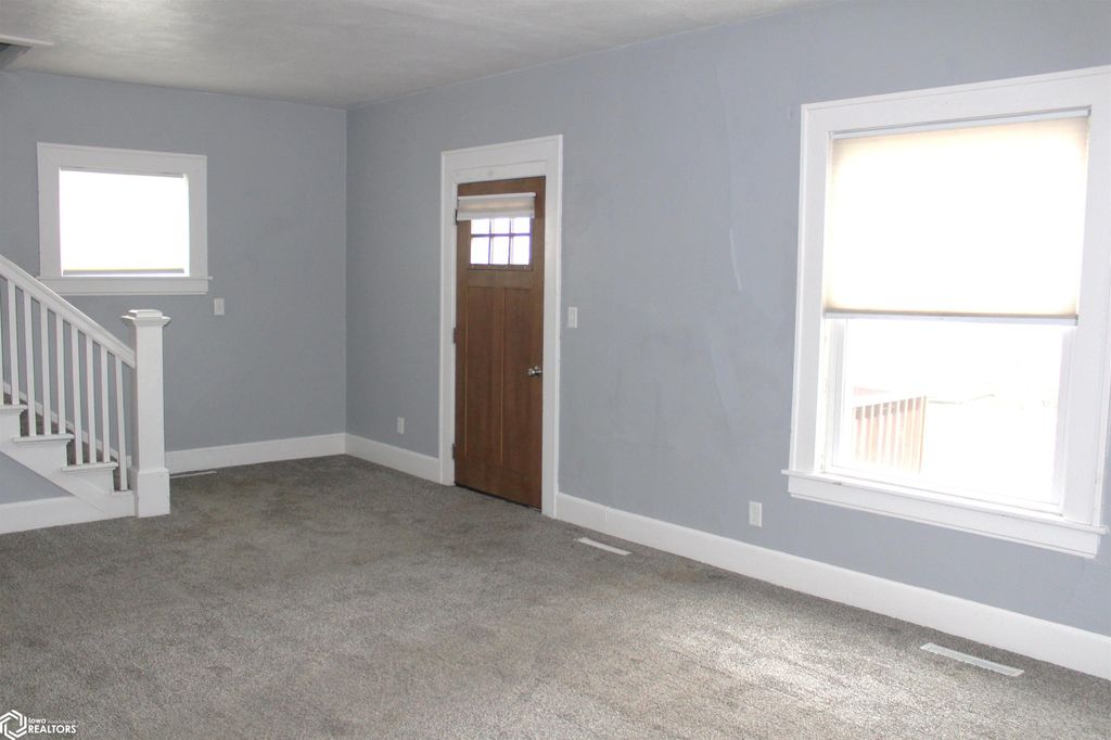 Photo of 105 E North Street, Bloomfield, IA 52537 (MLS # 6335007)