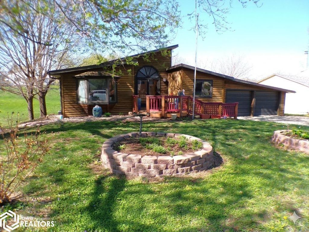 Photo of 107 4th Street NE, State Center, IA 50247 (MLS # 6337578)