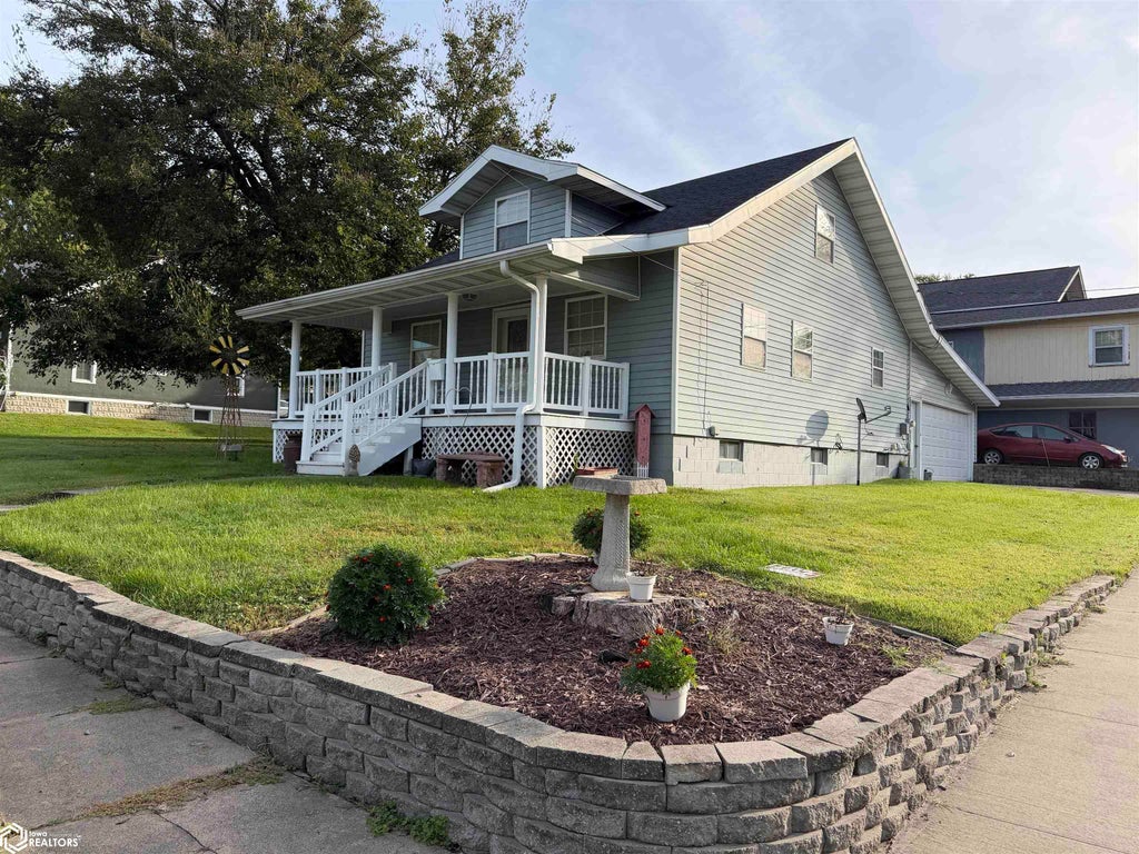 Photo of 839 S 12th Street, Centerville, IA 52544 (MLS # 6343527)