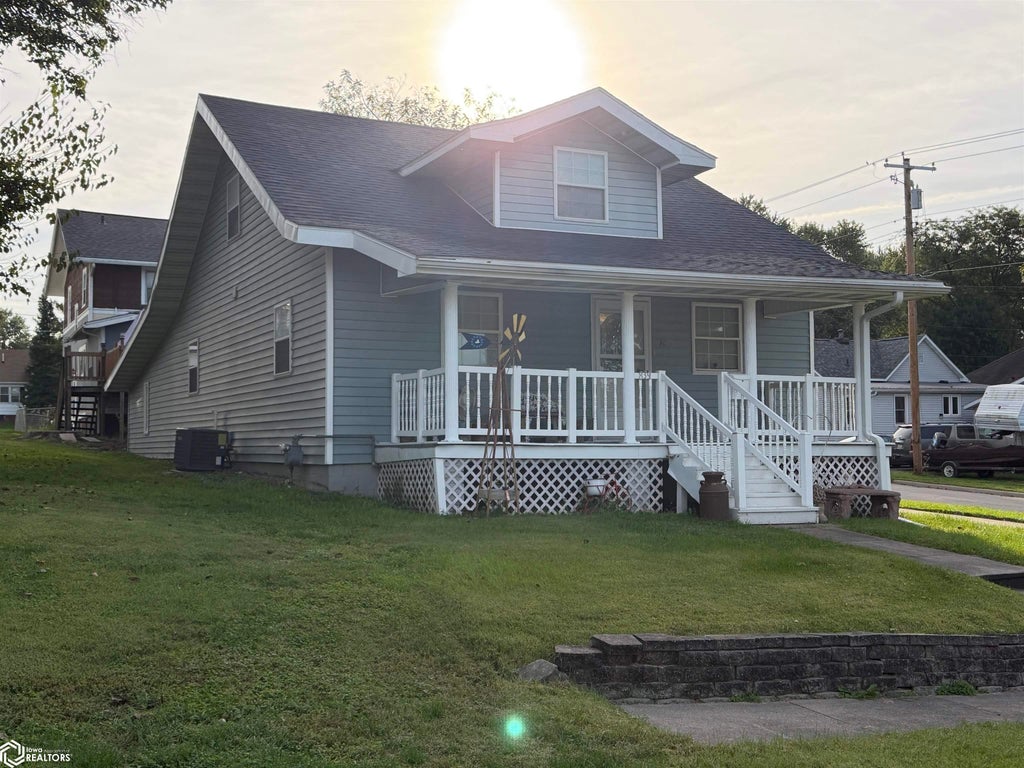 Photo of 839 S 12th Street, Centerville, IA 52544 (MLS # 6343527)
