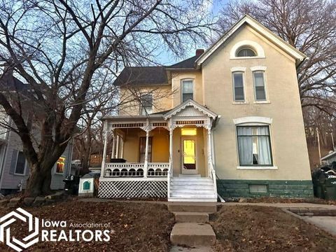 Photo of 1121 Avenue C, Fort Madison, IA 52627 (MLS # 6334690)