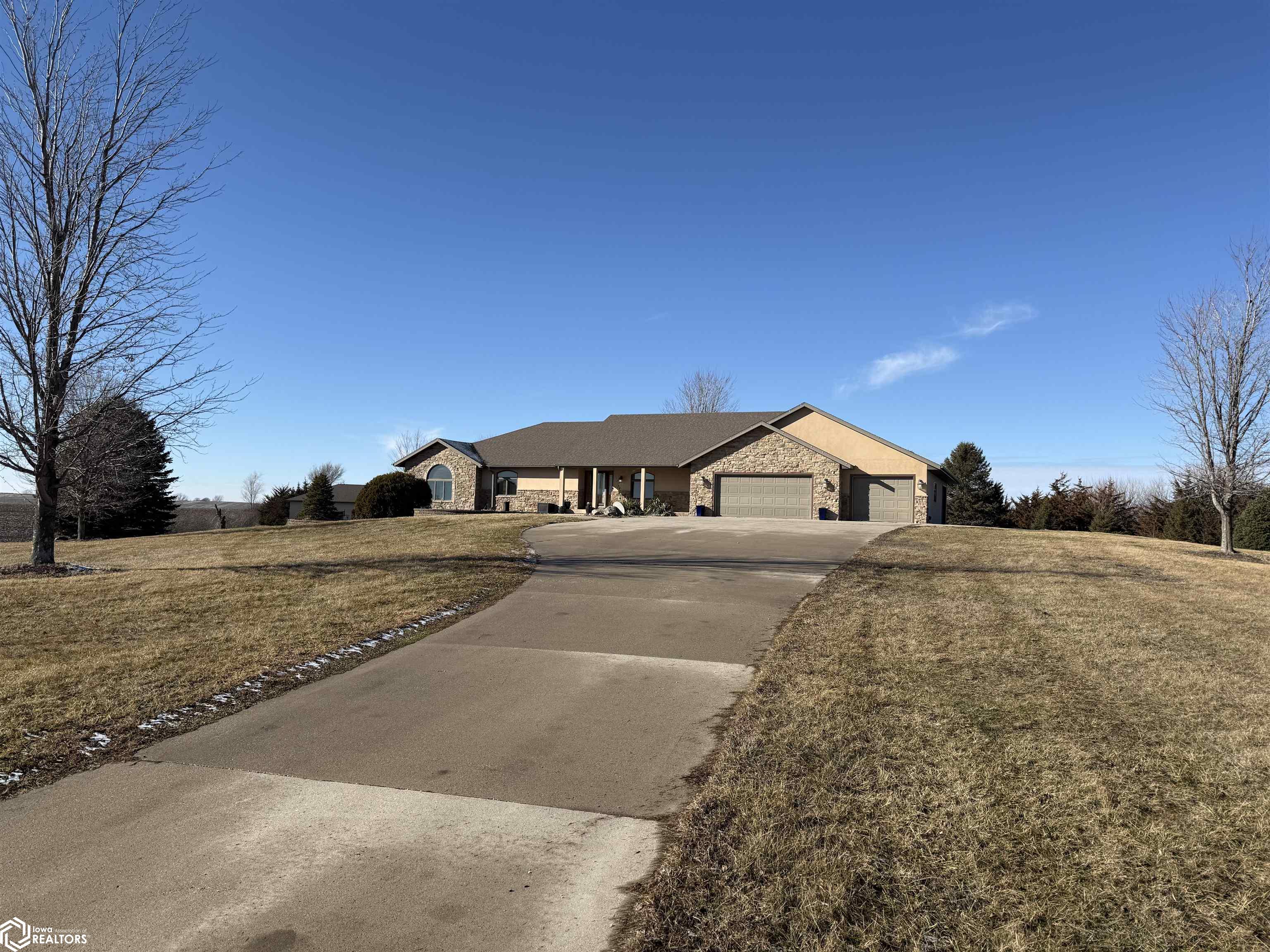 Photo 1 of 32 — 17127 Highway 71, Carroll, IA 51401