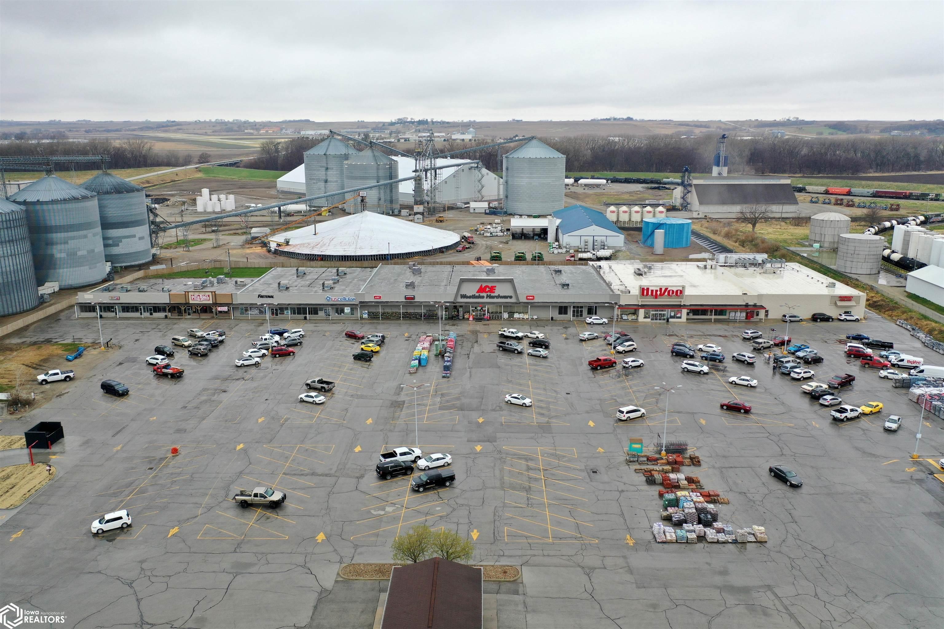 Photo 1 of 13 — 1701 N Broadway Street, Red Oak, IA 51566