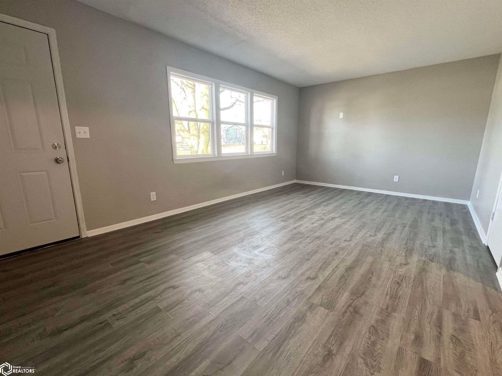 Photo of 502 E 12th Street S, Newton, IA 50208 (MLS # 6334979)