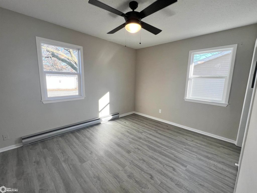 Photo of 502 E 12th Street S, Newton, IA 50208 (MLS # 6334979)