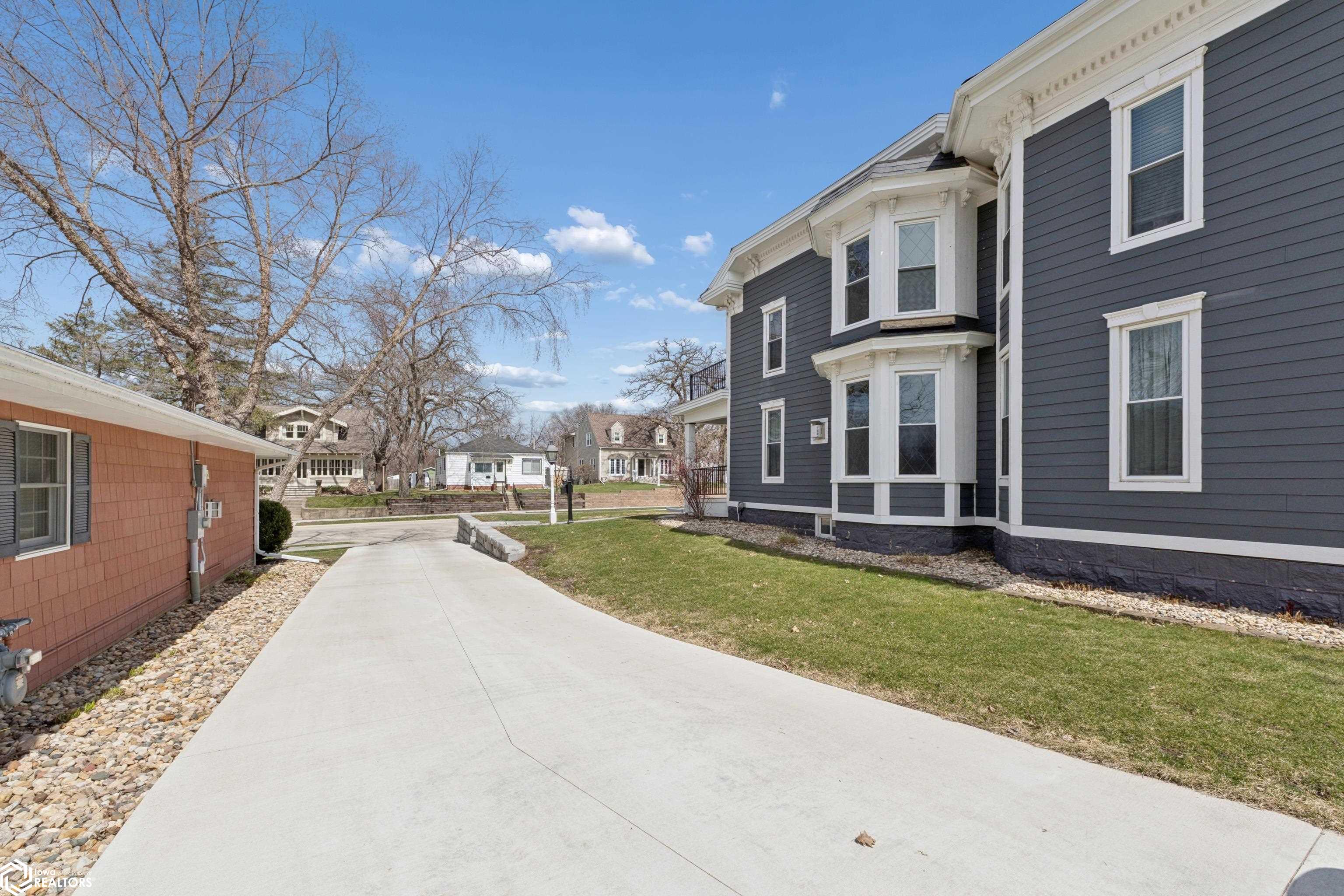 1417 Main Avenue