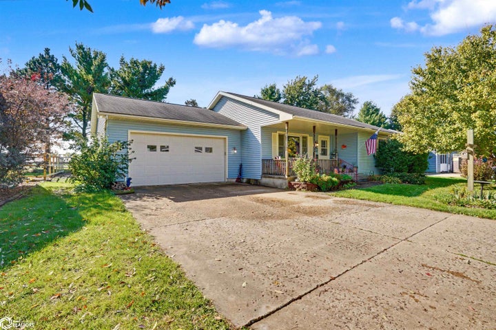 Photo 1 of 28 — 412 E Becky Ln., Mount Pleasant, IA 52641