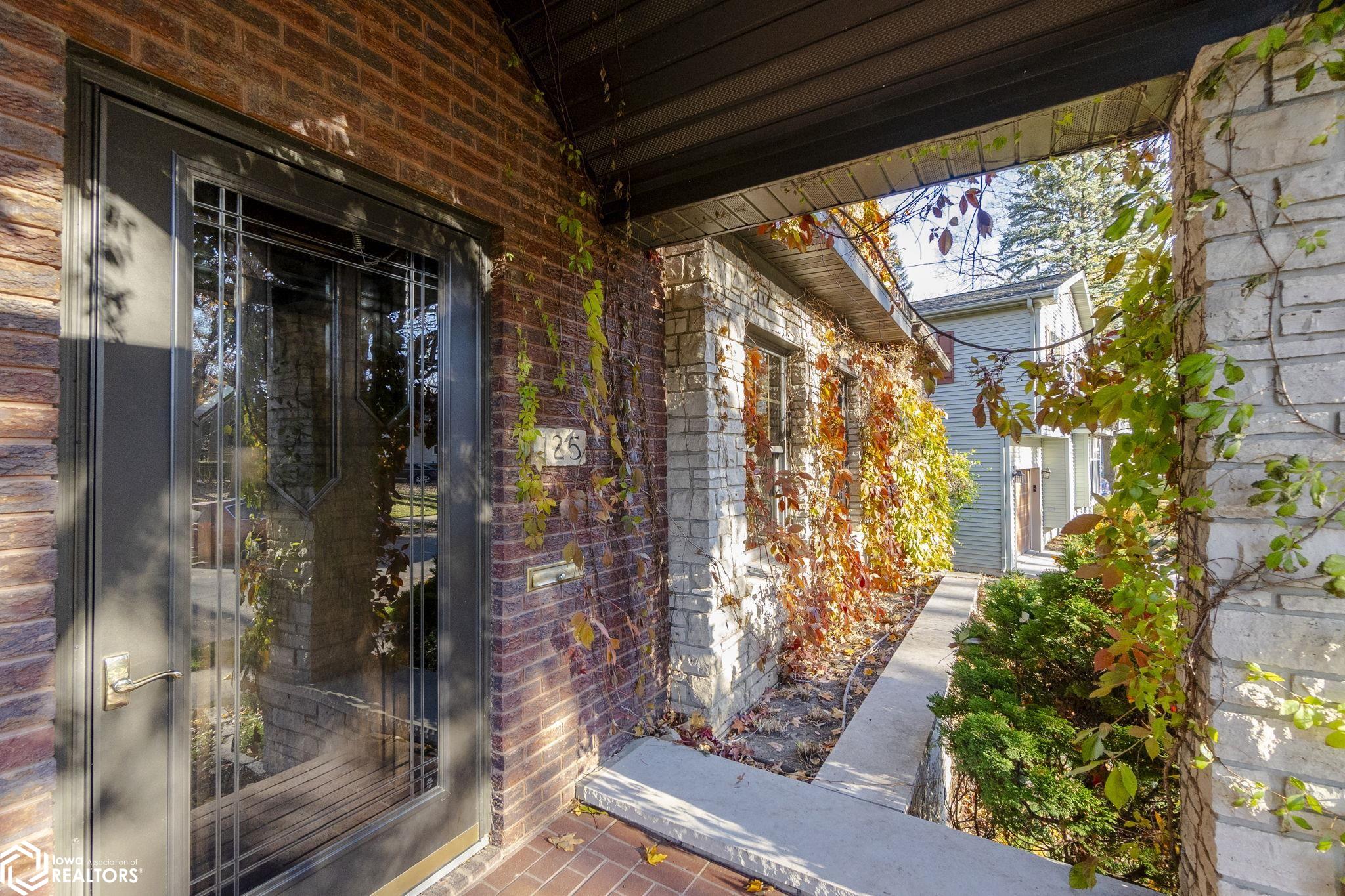 125 N Crescent Drive