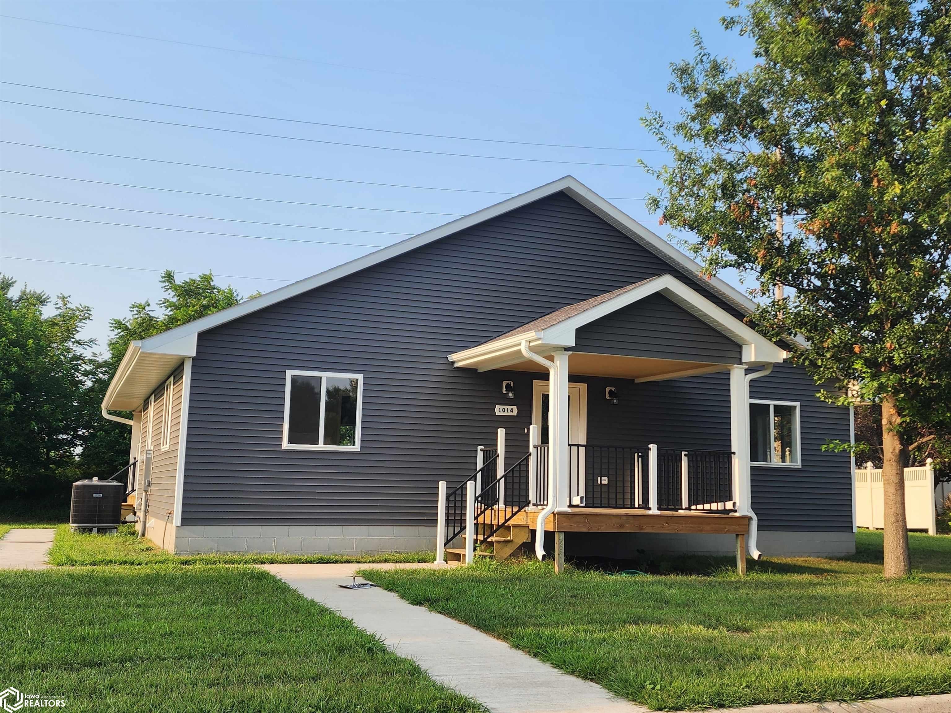 1014 E 3rd Street Place