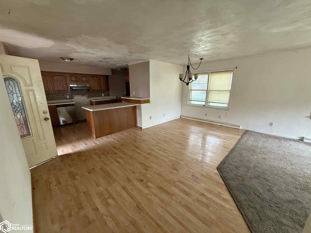 Photo of 514 W Vine Street, Mount Pleasant, IA 52641 (MLS # 6334767)