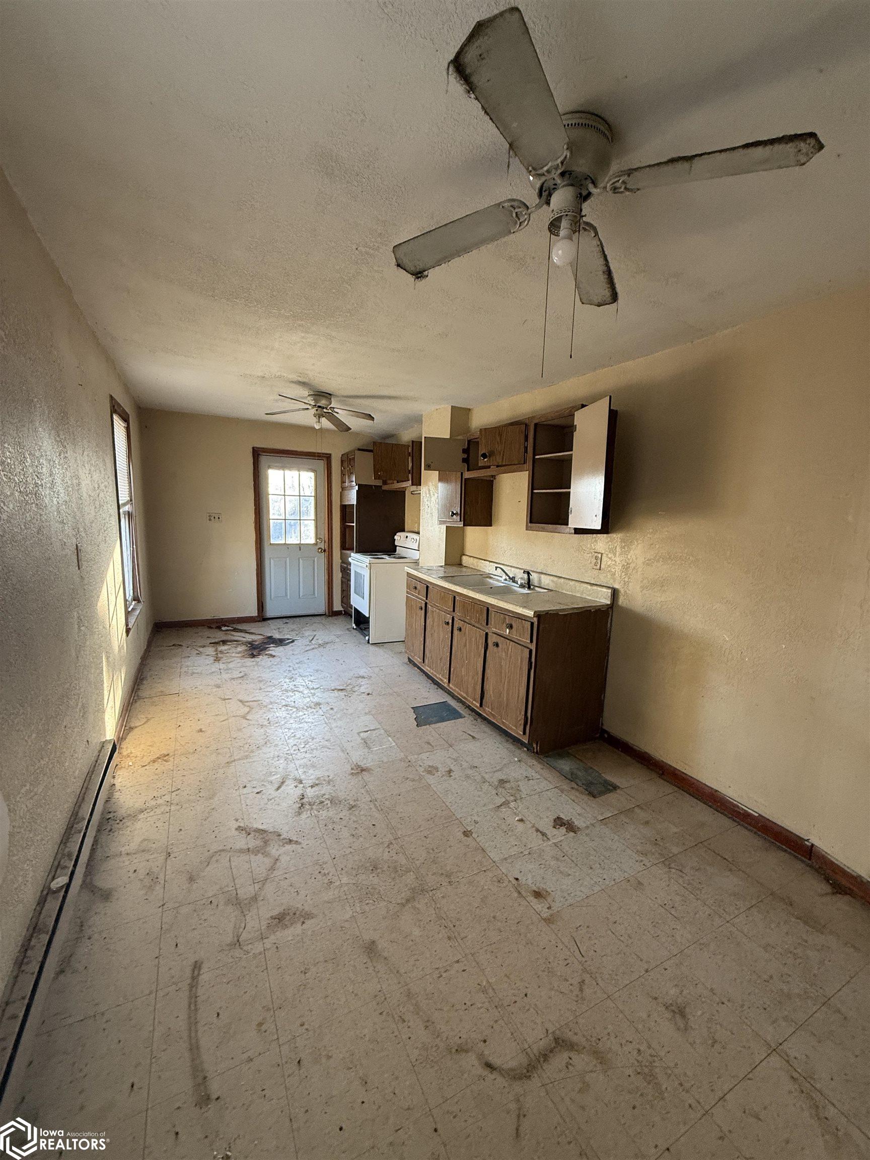 350 Van Buren Street