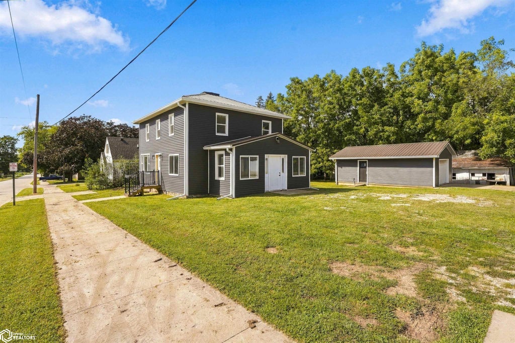 Photo of 305 W Henry Street, Mount Pleasant, IA 52641 (MLS # 6342665)