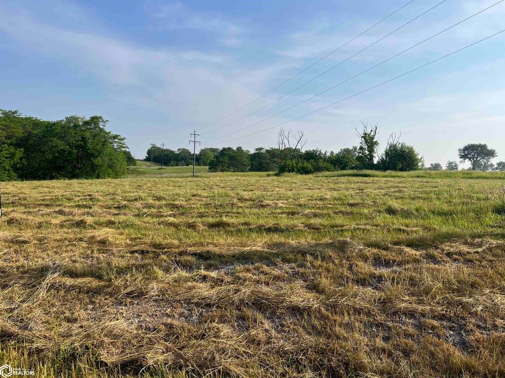 Photo of LOT 11 Pin Oaks Ln, Mount Pleasant, IA 52641 (MLS # 6308604)