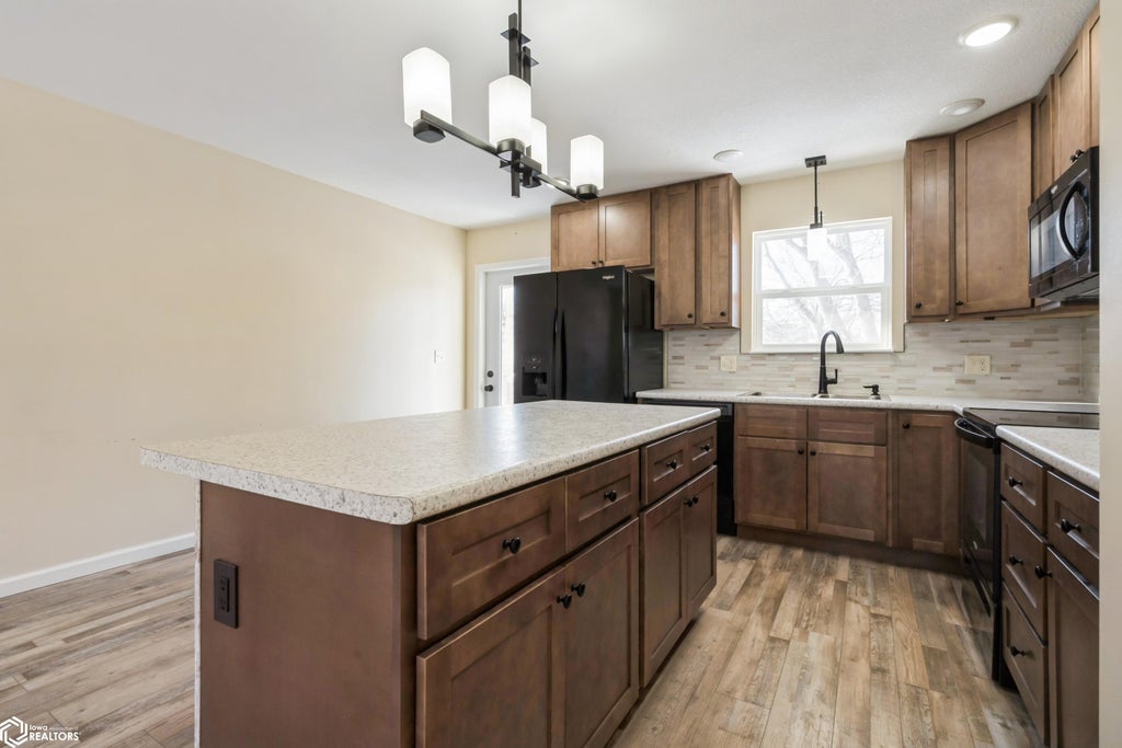 Photo of 400 W Orange St St, Mount Pleasant, IA 52641 (MLS # 6336473)