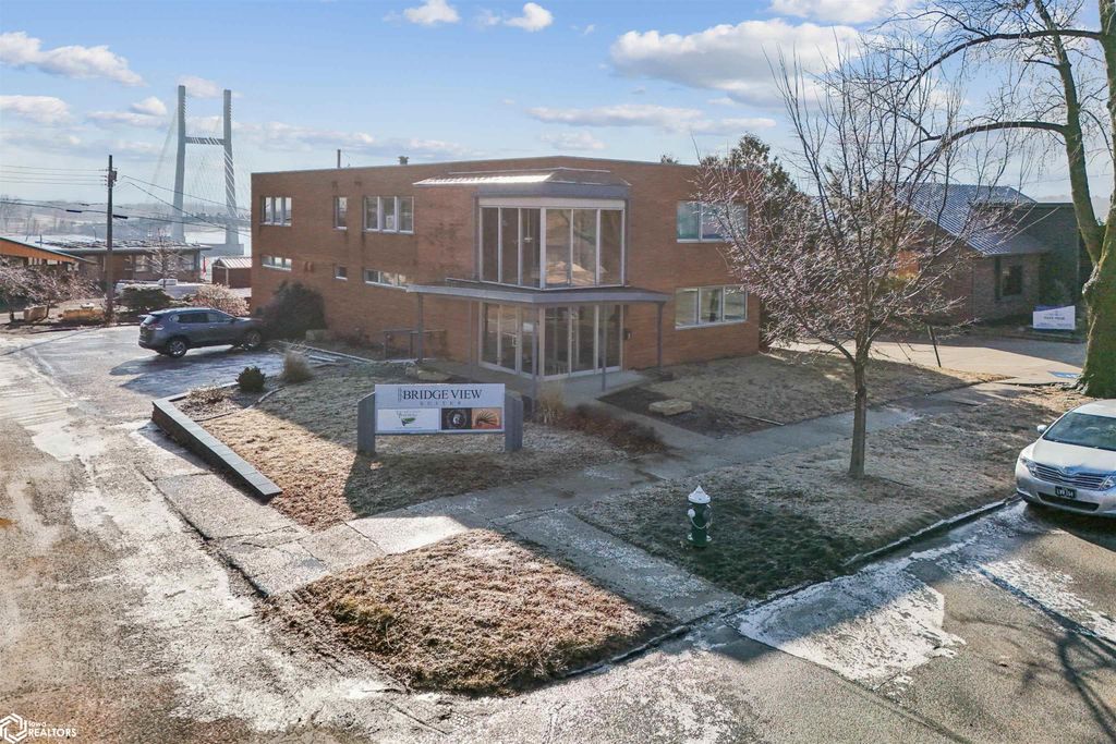 Photo of 724 N 3Rd Street, Burlington, IA 52601 (MLS # 6324802)