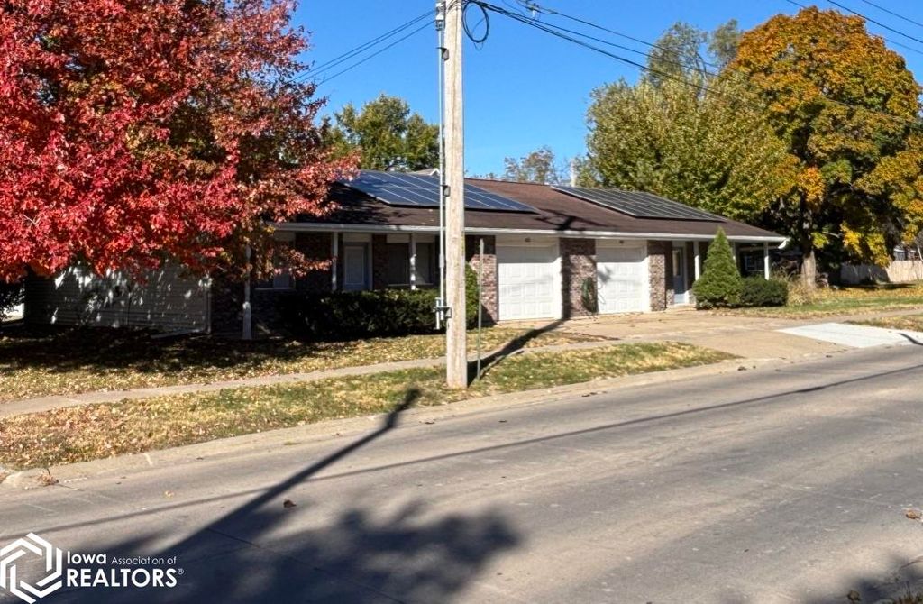 Photo of 400 and 402 S D Street, Fairfield, IA 52556 (MLS # 6333460)