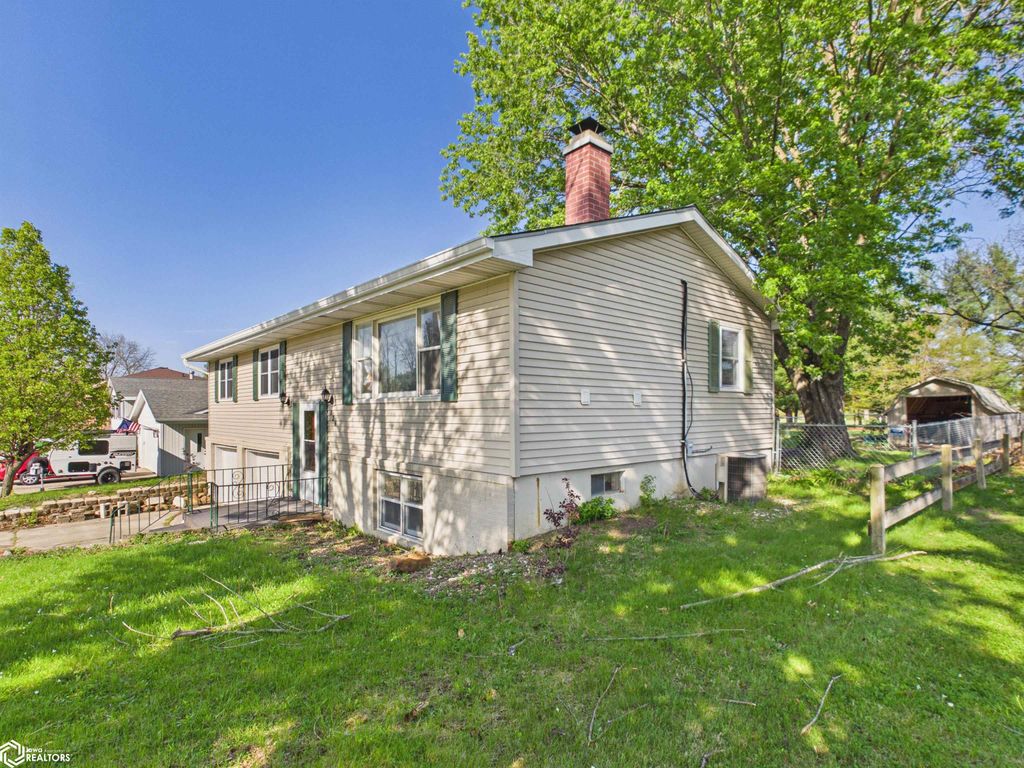 Photo of 126 Shaul Avenue, Ottumwa, IA 52501 (MLS # 6337569)