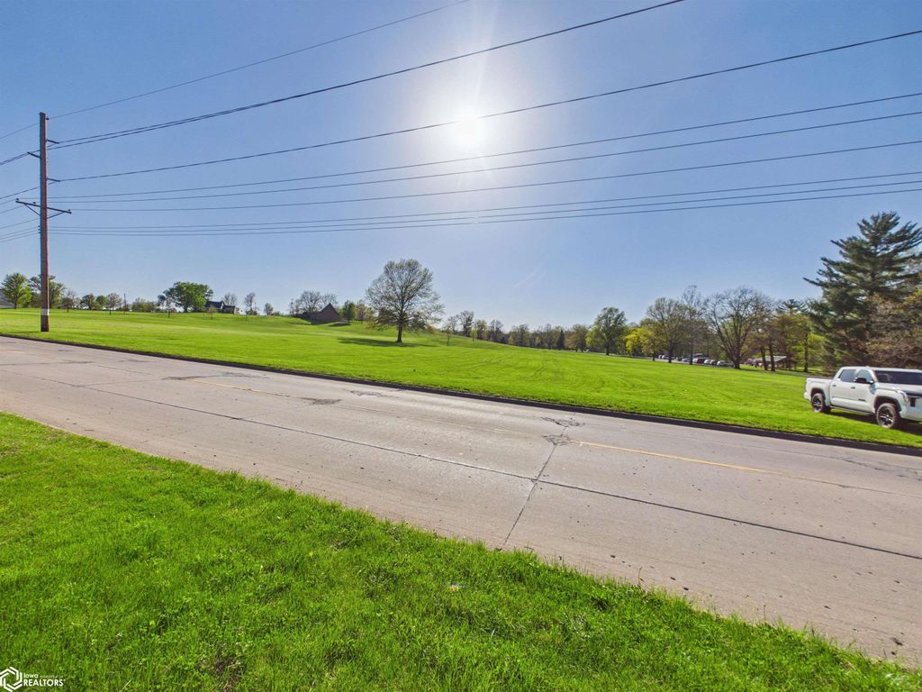 Photo of 126 Shaul Avenue, Ottumwa, IA 52501 (MLS # 6337569)