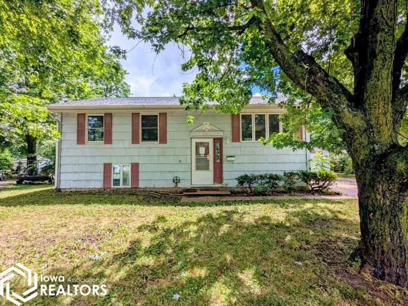 Photo 1 of 9 — 603 N Collins Circle, Mount Pleasant, IA 52641