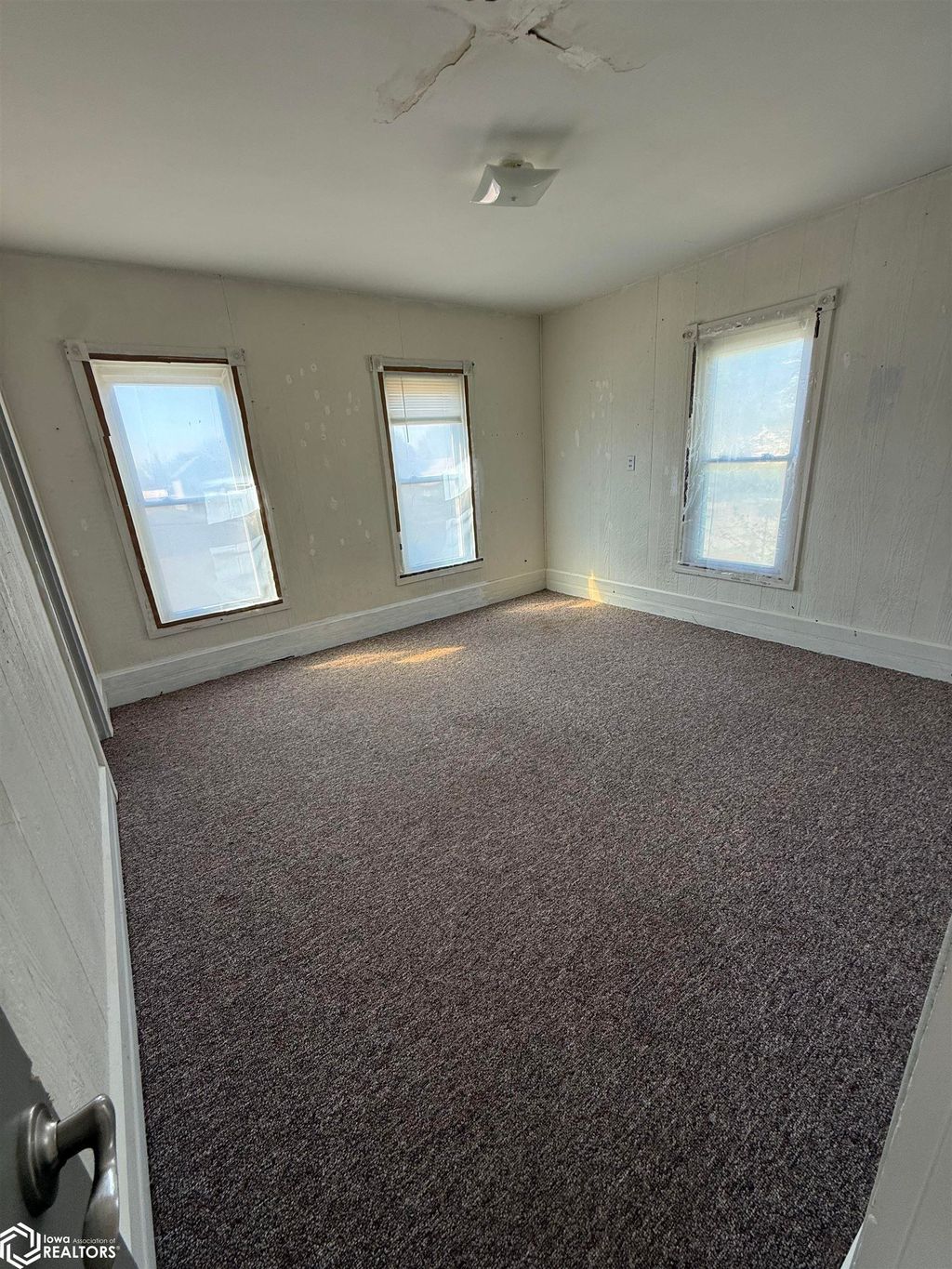Photo of 1110 Bartlett Street, Burlington, IA 52601 (MLS # 6337444)
