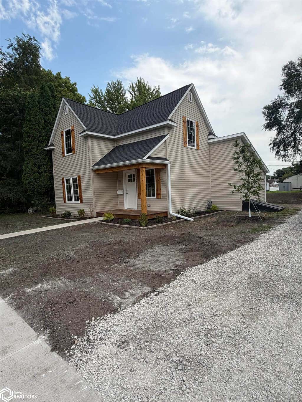 Photo of 322 N G Street, Oskaloosa, IA 52577 (MLS # 6341487)