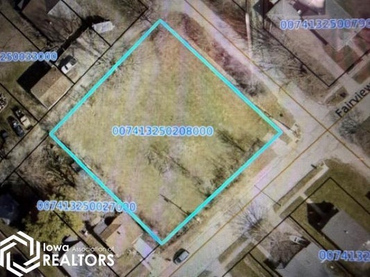 135 N FAIRVIEW AVE, OTTUMWA, IA 52501 - Image e4c8a16ba2c9423d24a3d902cb45fd18/4175703973