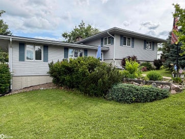 1102 Ashland Avenue Chariton IA 50049