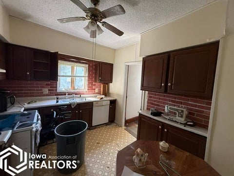 Tiny photo for 208 N Park Street, Olds, IA 52647 (MLS # 6342352)