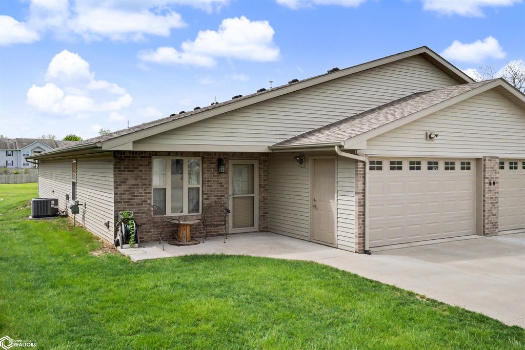 Photo of 625 Ratcliffe Drive, Marshalltown, IA 50158 (MLS # 6337768)
