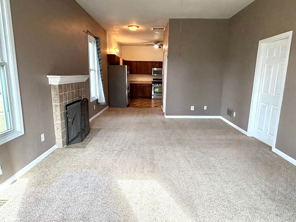 Photo of 2116 Charles Street, Burlington, IA 52601 (MLS # 6337225)