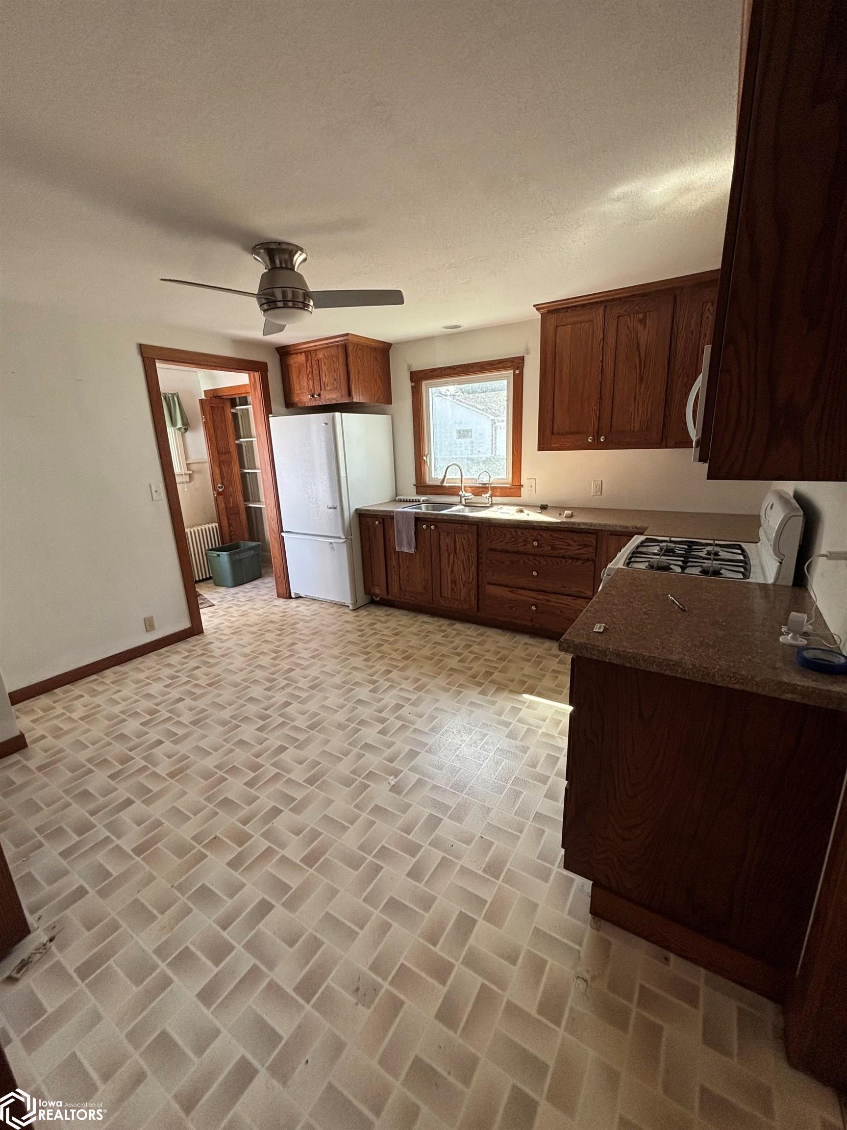 203 S Wooster - Photo 3