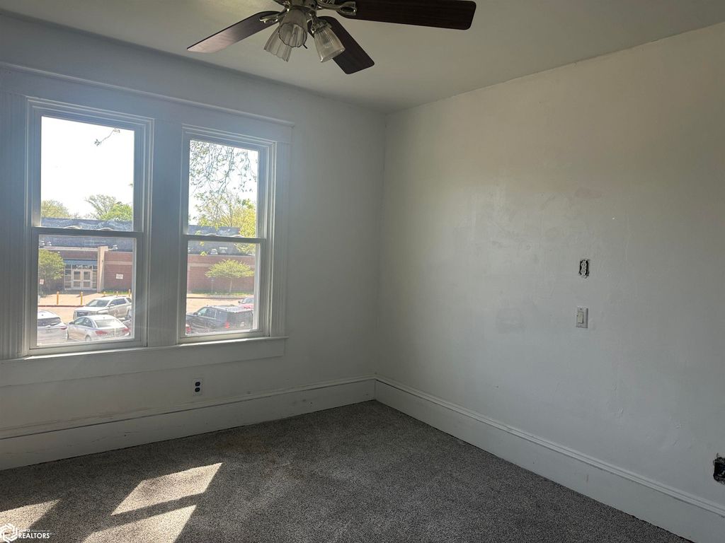 Photo of 707 S Starr Avenue, Burlington, IA 52601 (MLS # 6337671)