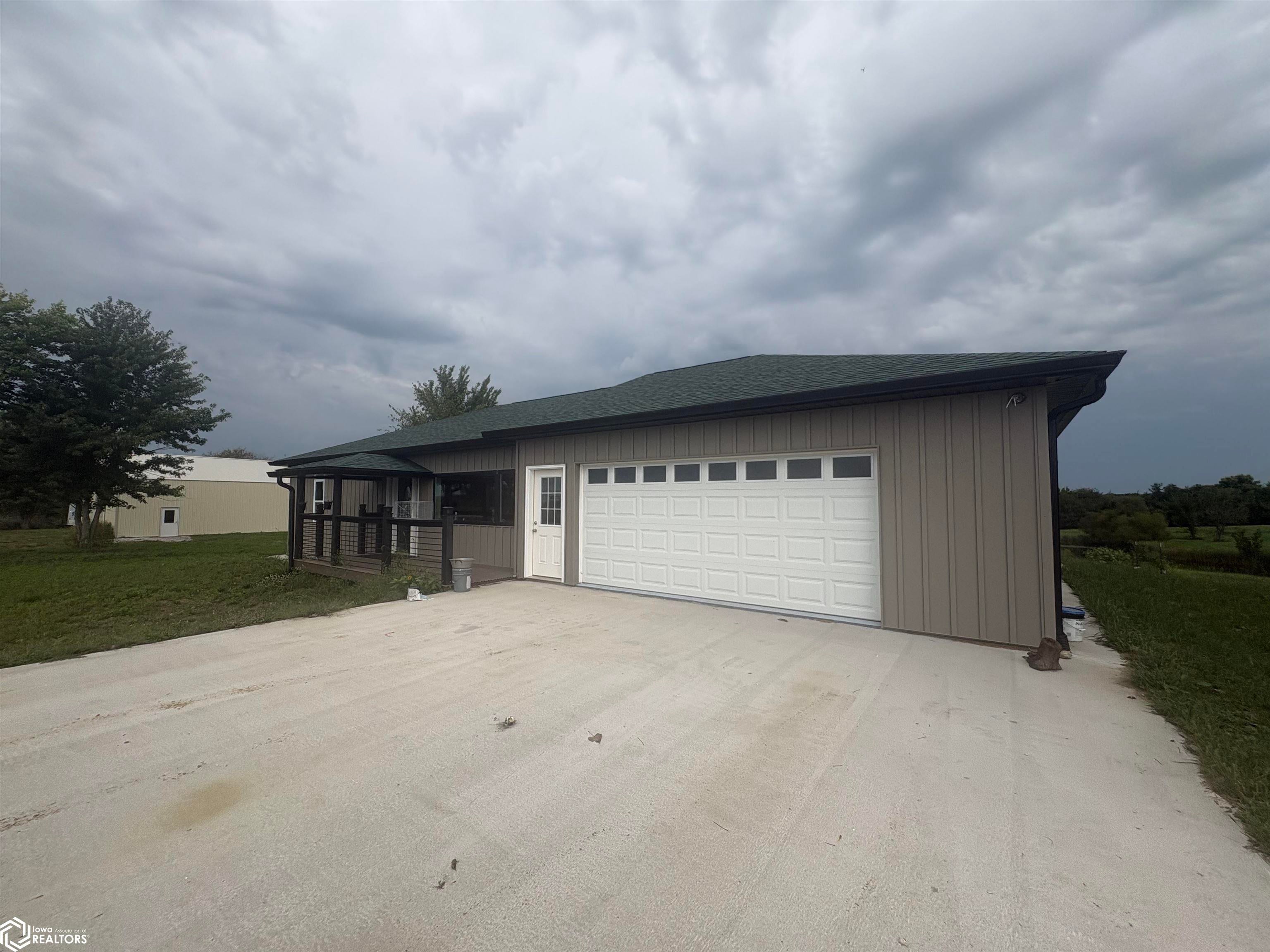 12006 Palm Trail
