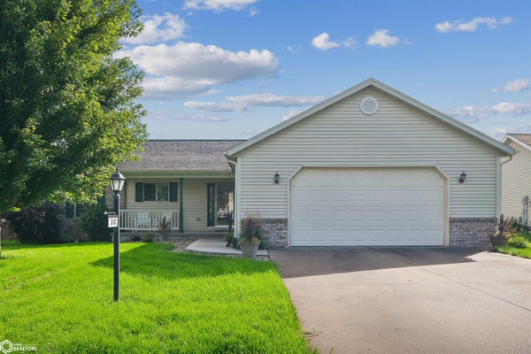 3102 S 8TH ST, MARSHALLTOWN, IA 50158 - Image e8ada7f8002876abc6682ebdec7b8c8e/610822668