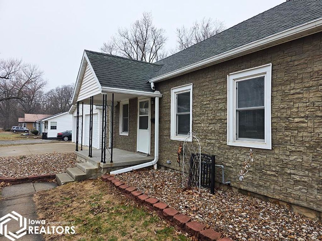 Photo of 1513 W Finley Avenue, Ottumwa, IA 52501 (MLS # 6336269)