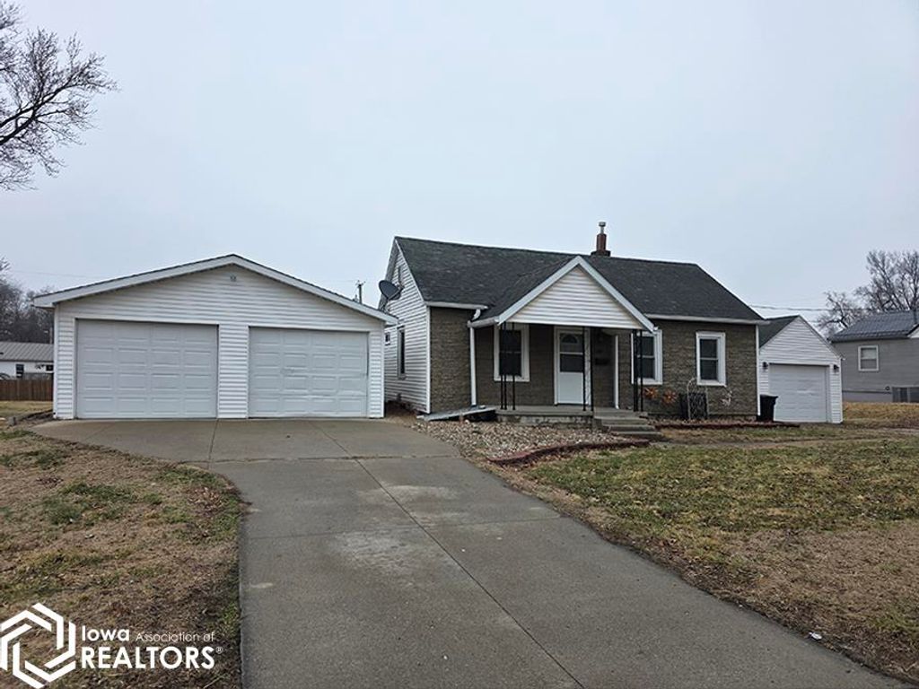 Photo of 1513 W Finley Avenue, Ottumwa, IA 52501 (MLS # 6336269)