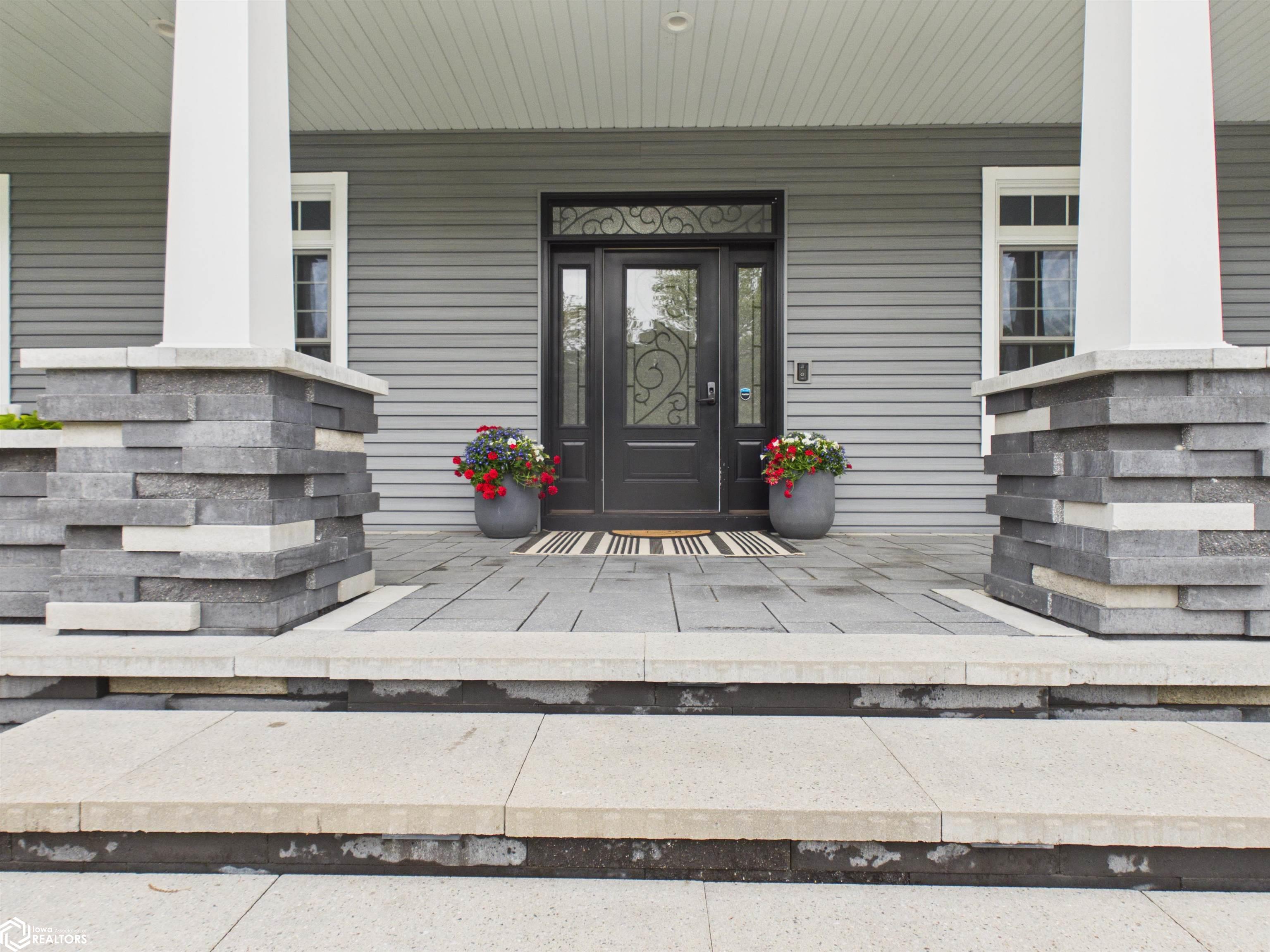 11 Stoneridge Drive